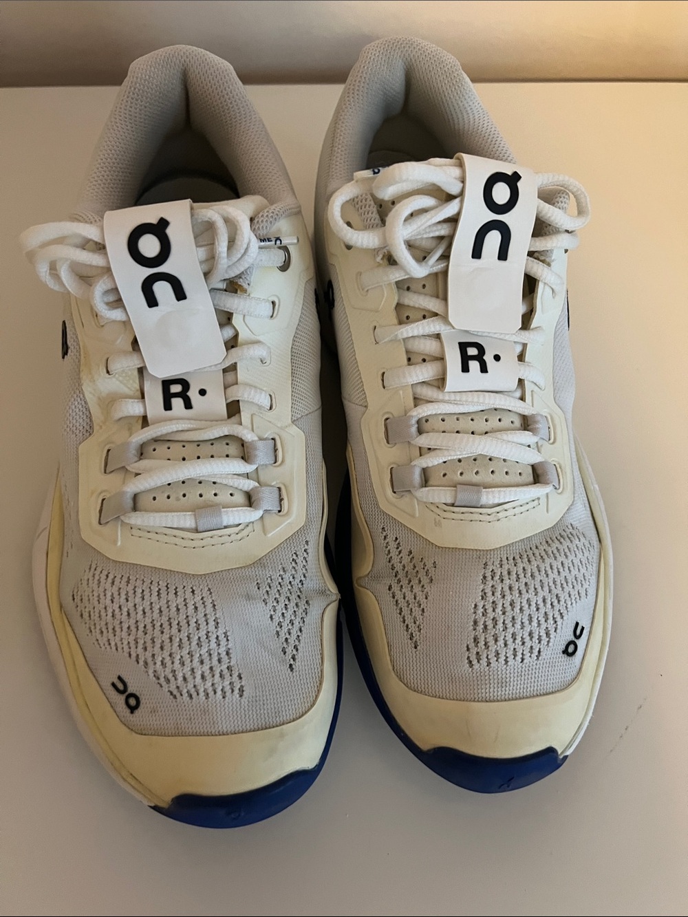 On Cloud The Roger Pro women’s Size 9 White Blue Acai Tennis Shoes